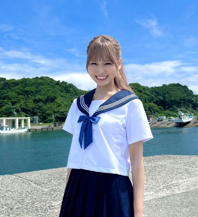 大場花菜は水着も笑顔も最強!イコラブの裏側と素顔を大公開する!