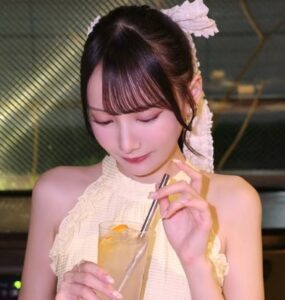 鈴木瞳美の水着グラビアが人気！ガンだった説やホスト通いの真相は？