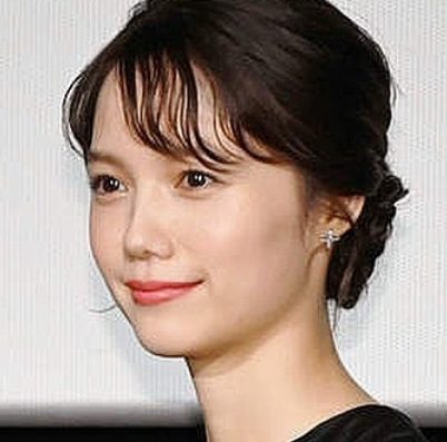 宮崎あおいは双子なのか？二階堂ふみとの驚きの共通点とは？家族構成